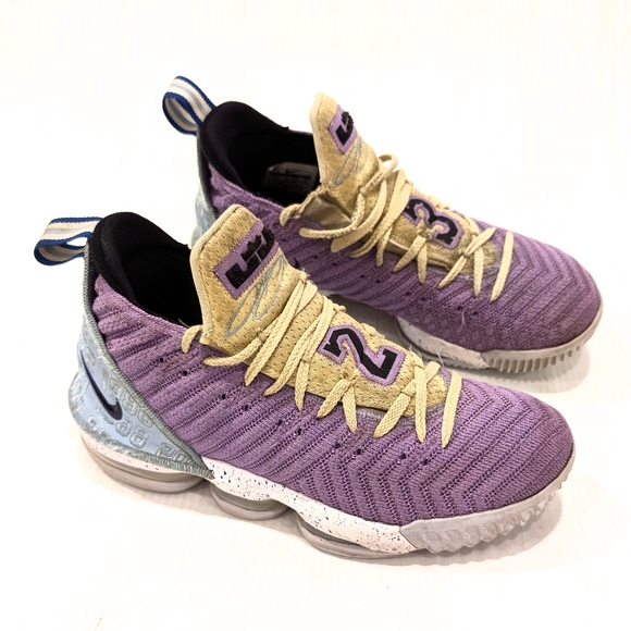 Sneakers Lebron 16 Purple And Gold NIKE Lebron 16 Laker's Heritage